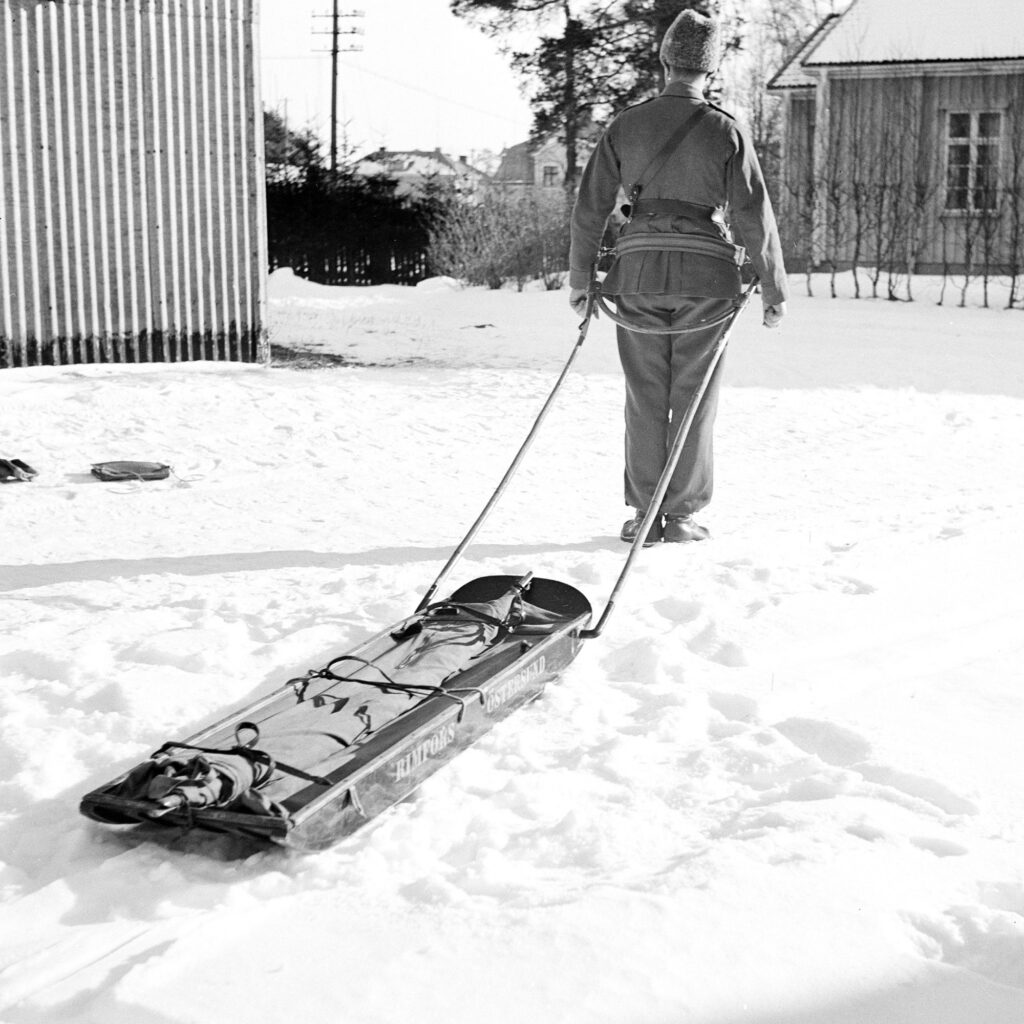 Rimforspulkan med fällbara skaklar demonstreras. Foto Olle Rimfors